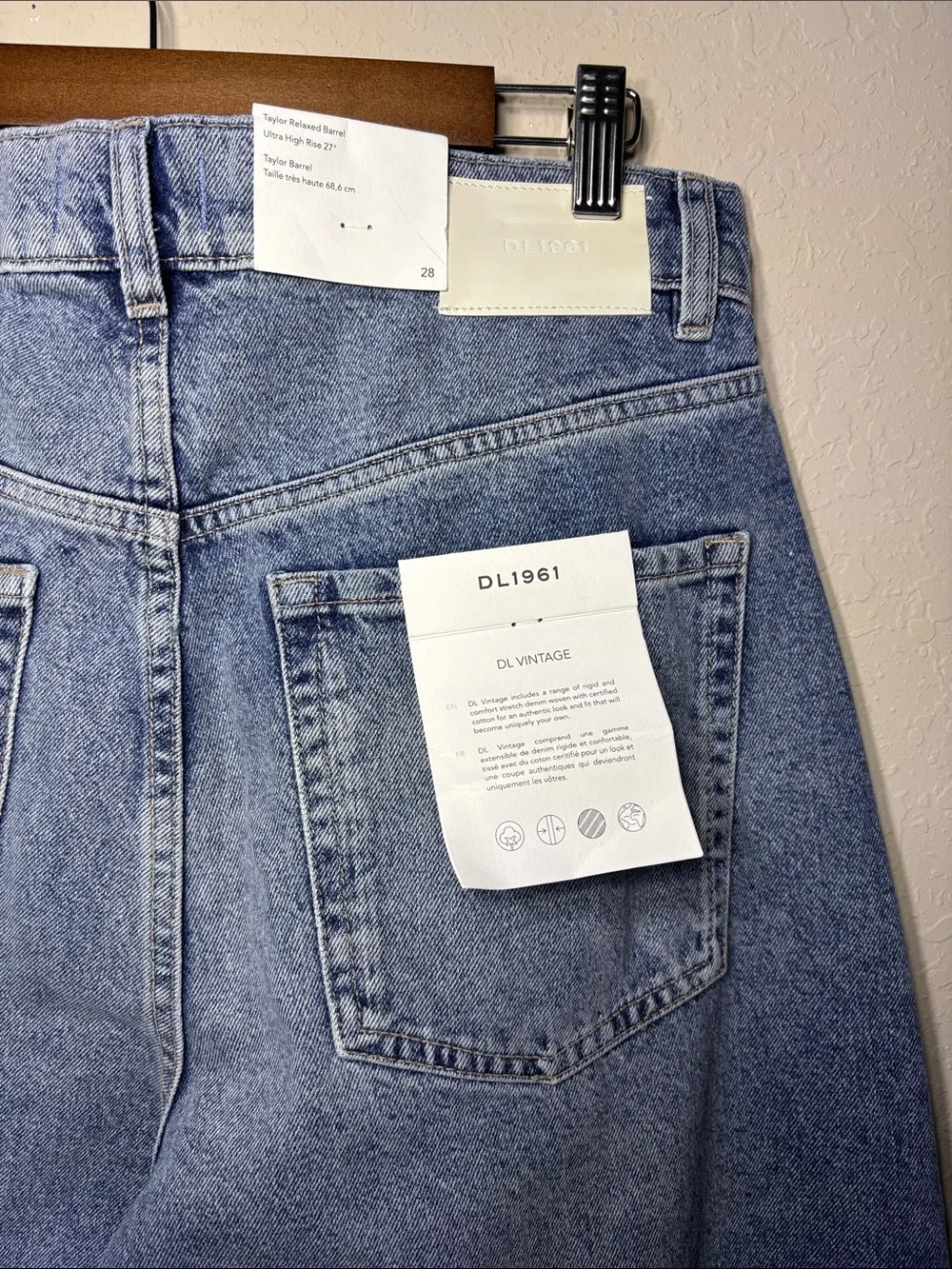 DL1961 Taylor Relaxed Barrel Ultra High Rise Jeans in Salt Lake Colorway Size 28
